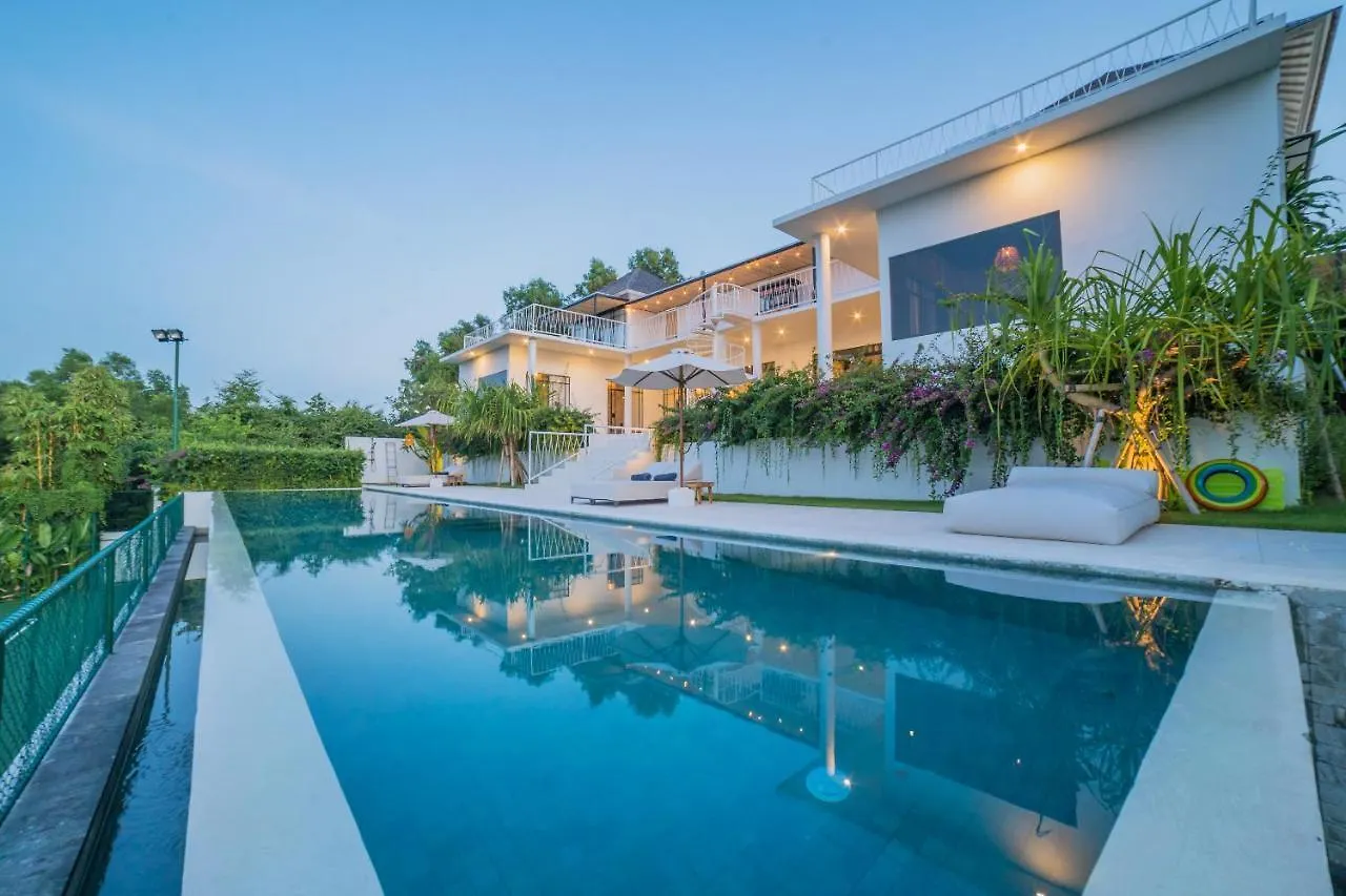 Resort Tennis Villa Uluwatu Ungasan  Indonesia